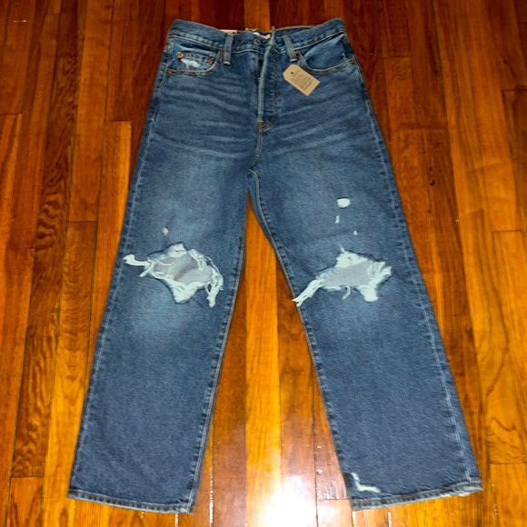 New Levi jeans (with tags on) - Picture 3 of 3